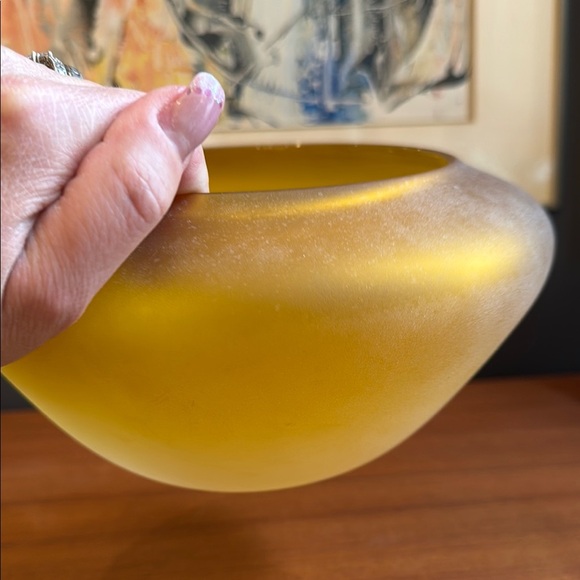 Elegant Indiana glass vintage frosted Yellow Glass Bowl large - Picture 7 of 9